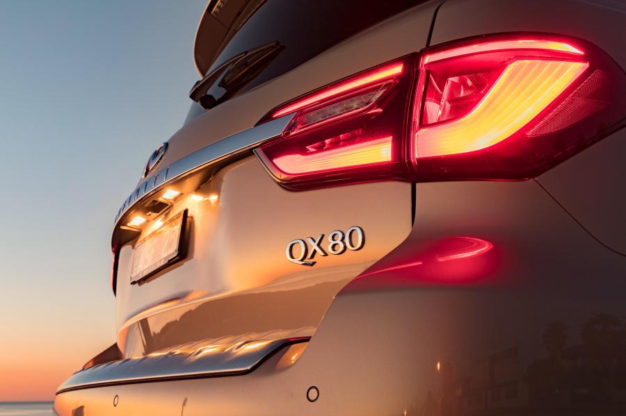Детали экстерьера Infiniti QX80 5.6 2018 года  (AU) (фото 37 из 40)